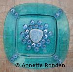 Annette Rondan a aussi crée Assiette vide poche (Mosaïques - Divers) dans Mosaïques - Divers