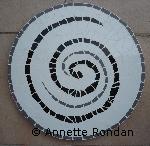 Annette Rondan a aussi crée dessous de plat 4 (Mosaïques - Plateaux) dans Mosaïques - Plateaux