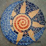 Annette Rondan a aussi crée dessous de plat Fleur étoilée (Mosaïques - Plateaux) dans Mosaïques - Plateaux