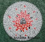 Annette Rondan a aussi crée dessous de plat  Etoile (Mosaïques - Plateaux) dans Mosaïques - Plateaux