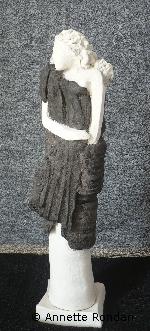 Annette Rondan a aussi crée Double JE (Sculptures - Féminité) dans Sculptures - Féminité