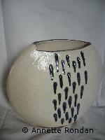 Annette Rondan a aussi crée Vase vésuve (Poteries - Décoration) dans Poteries - Décoration