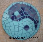 Annette Rondan a aussi crée Sous verre ovale (Mosaïques - Décoration table) dans Mosaïques - Décoration table